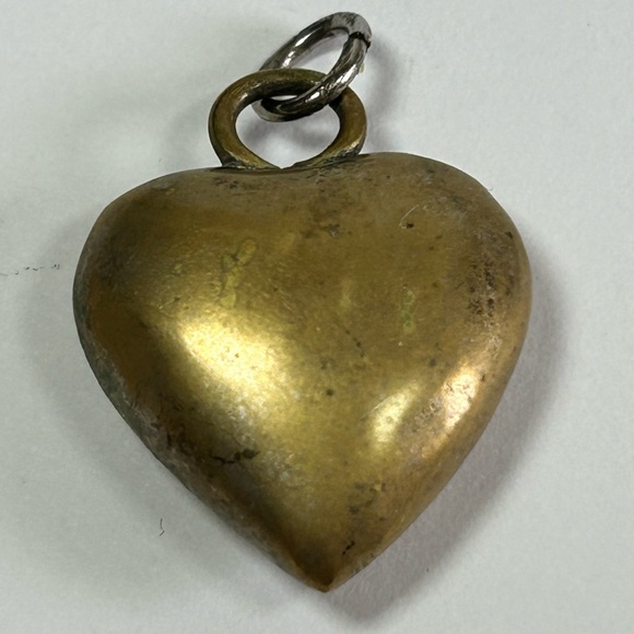 Vintage Solid Brass Reverse Etched Puffy Heavy Floral Heart Pendant Charm - Picture 3 of 4